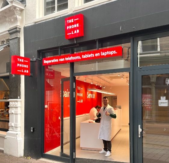 Nieuwe reparatiezaak in hartje Arnhem: ThePhoneLab is geopend